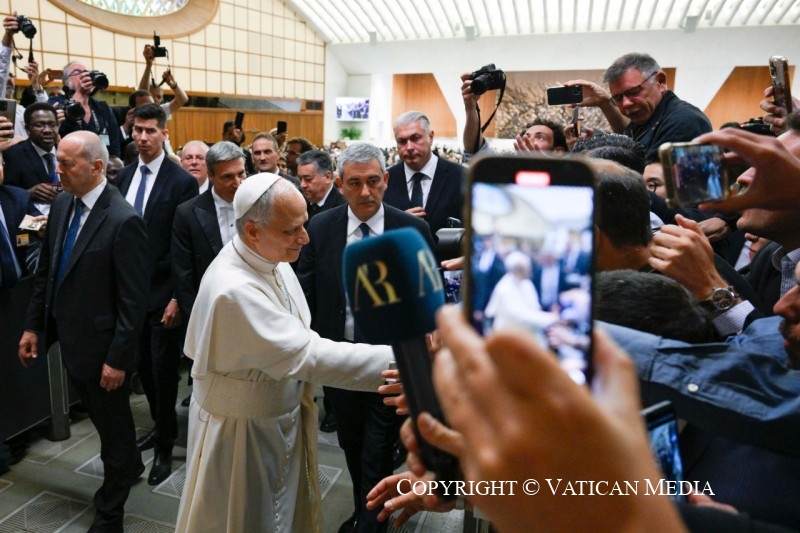 León XIV frente al mundo: Entre desafíos globales y tradición&nbsp;eclesial